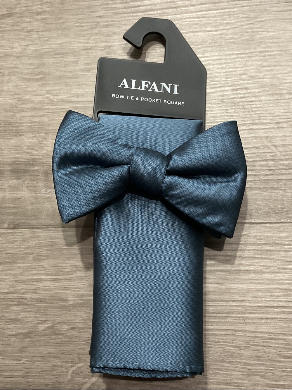 Alfani Men’s Teal Satin Bow Tie & Pocket Square Set